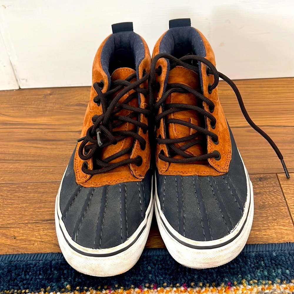 Women’s Vans Size 6 Del Pato Boot Size 6